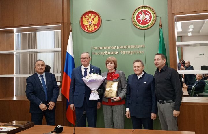 В Госалкогольинспекции РТ наградили победителей и призеров lX  Республиканского конкурса на лучшее освещение темы защиты прав потребителей