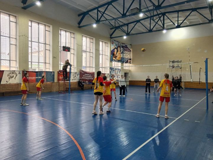 Спас районында волейбол буенча район ярышлары узды