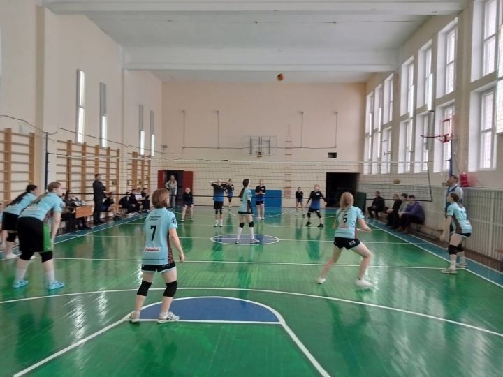 Спас районында волейбол буенча район ярышлары узды