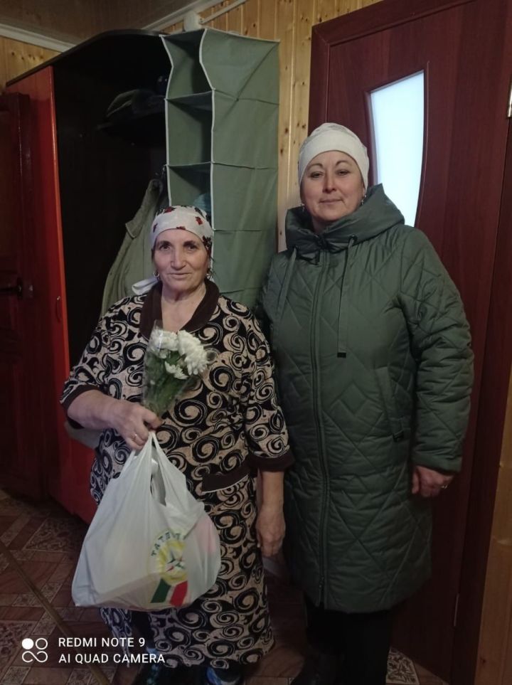 Иске Рәҗәптә хәрби операциядә хезмәт итүчеләрнең әниләрен котладылар
