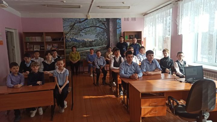 В Кузнечихинской школе и детском саду прошла профилактическая беседа по безопасности дорожного движения
