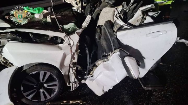 В ДТП с цементовозом в Апастовском районе Татарстана погибли четыре человека