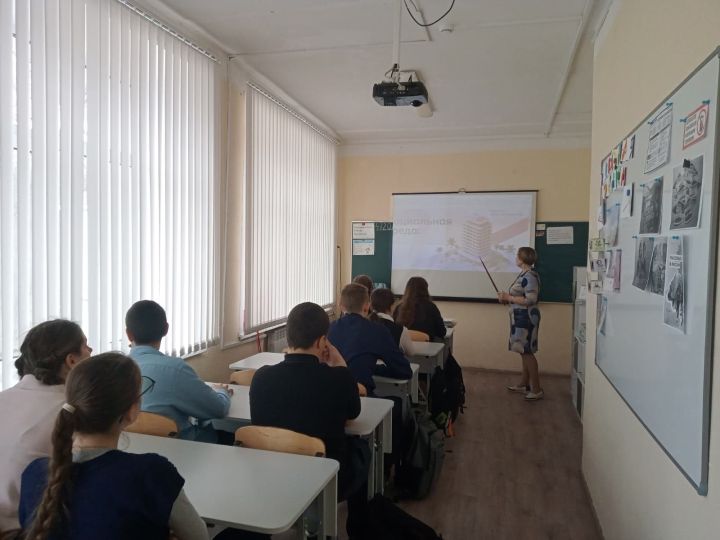Трехозерским школьникам рассказали о профессиях в сфере сервиса и туризма