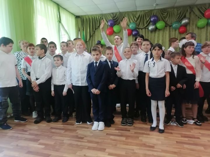 В школе-интернате для детей с ОВЗ города Болгара прозвенел последний звонок