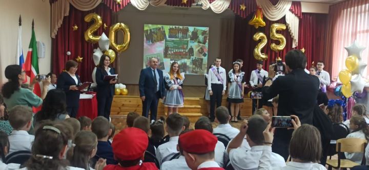 Выпускникам школ Болгара и Спасского района вручили знаки отличия ГТО