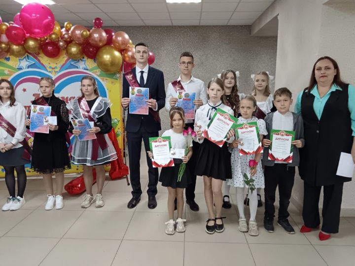 Выпускникам школ Болгара и Спасского района вручили знаки отличия ГТО