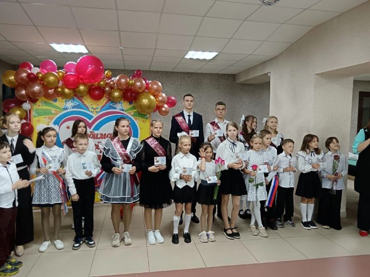Выпускникам школ Болгара и Спасского района вручили знаки отличия ГТО