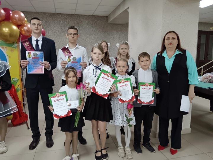 Выпускникам школ Болгара и Спасского района вручили знаки отличия ГТО