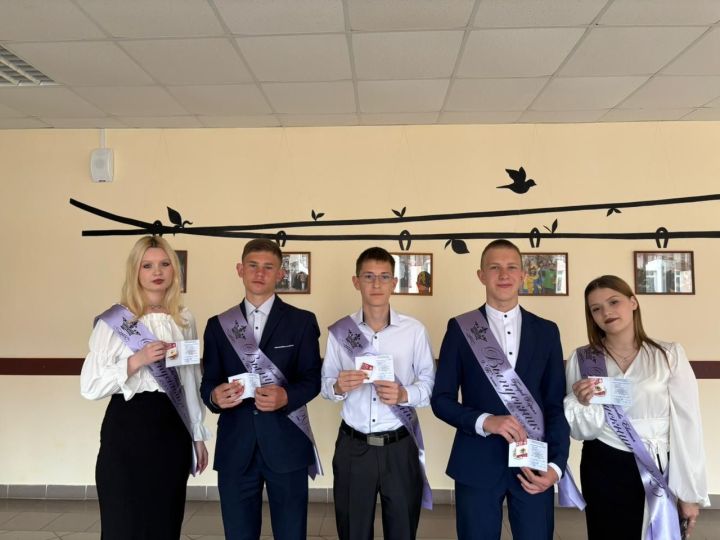 Выпускникам школ Болгара и Спасского района вручили знаки отличия ГТО