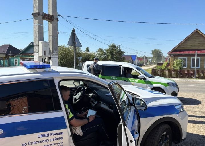 В Спасском районе прошёл совместный рейд Госавтоинспекции и судебных приставов