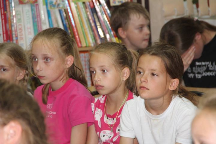 В детской библиотеке Болгара прошёл урок, посвящённый Дню России