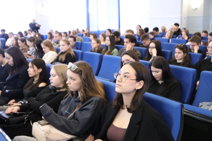 Социаль фондның ТР бүлеге көндезге бүлек студентларына эшкә урнашкач та пенсия түли