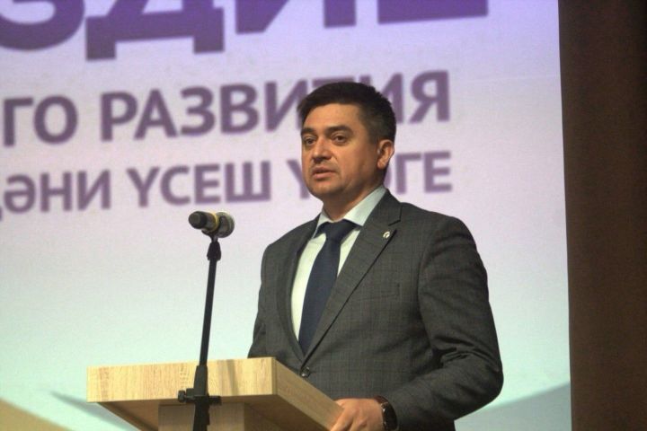 Роман Исланов Спас районы халкын Россия Көне белән котлады