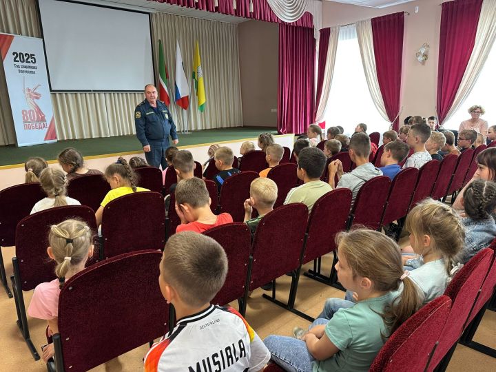 В пришкольном лагере Болгара прошла беседа по безопасности на водоёмах