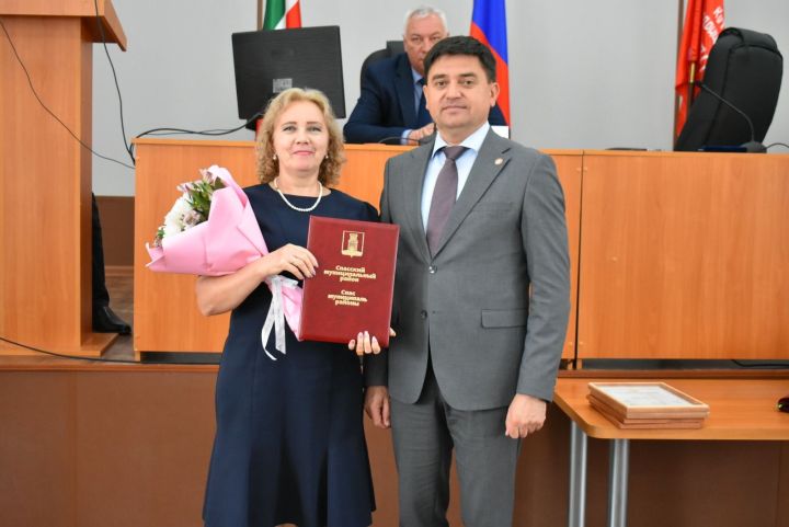 Спас районында иң яхшы социаль хезмәткәрләрне бүләкләделәр