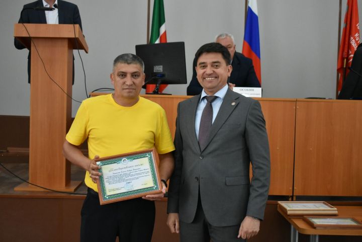 Спас районында иң яхшы социаль хезмәткәрләрне бүләкләделәр