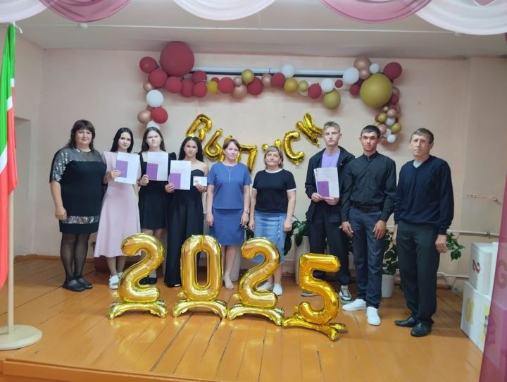 Выпускники Бураковской школы получили знаки отличия ГТО