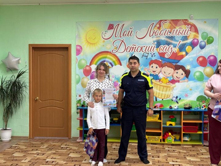 В Болгаре семьи и воспитателей за вклад в безопасность детей на дорогах