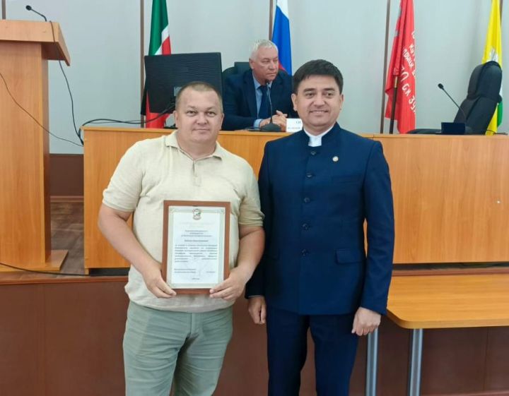 В Спасском районе наградили лучших сотрудников местного самоуправления