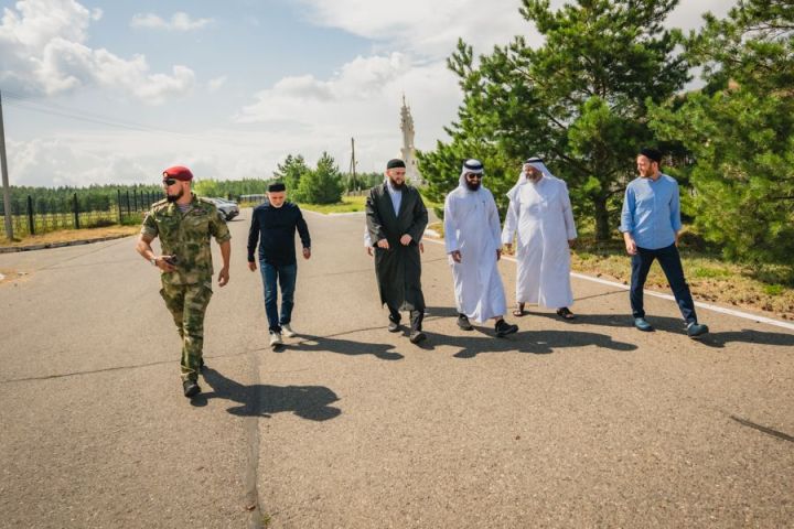 Муфтий Татарстана посетил Всероссийский форум мусульманской молодежи в Болгаре
