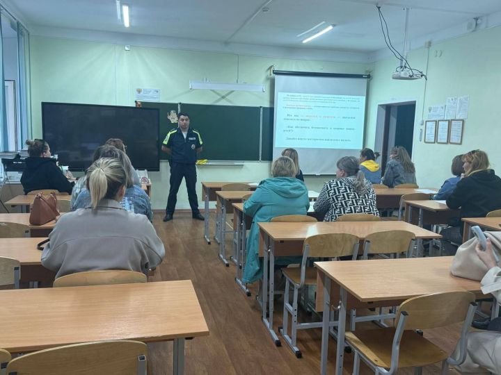Начальник Госавтоинспекции Спасского района провел родительские собрания в рамках «Недели безопасности»