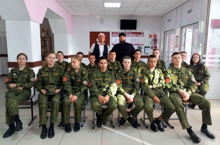 Межконфессиональная встреча прошла в кадетской школе Болгара