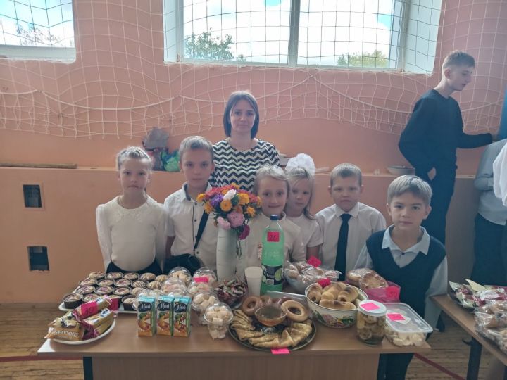 В Полянской школе Спасского района прошла благотворительная ярмарка