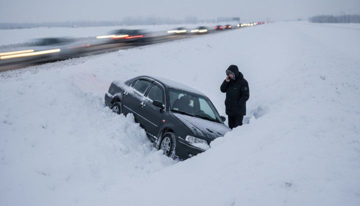 ГИБДД Татарстана просит водителей отложить поездки из-за сильной метели