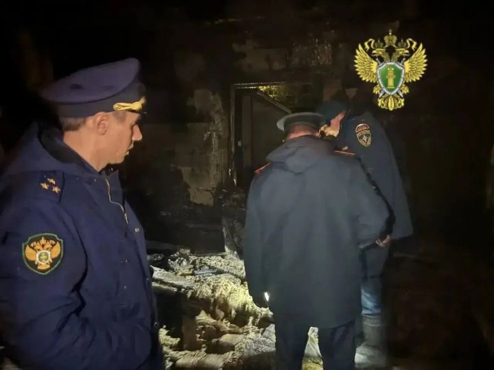 В Татарстане при пожаре погибла 14-летняя девочка