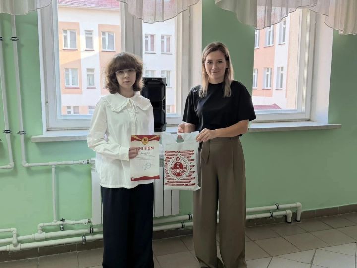 Ученица из Болгара получила награду за победу в республиканском конкурсе ГТО