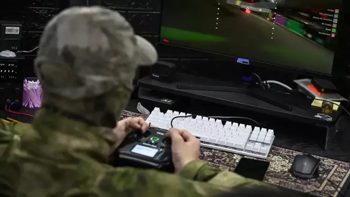 Выпускники татарстанских колледжей смогут досрочно сдать экзамены и уйти служить в Войска беспилотных систем