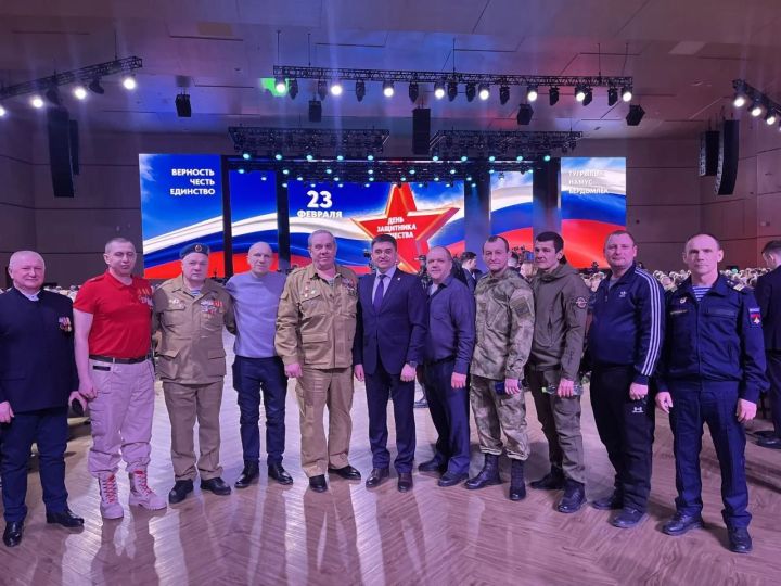 Спас районы башлыгы халыкны Ватанны саклаучылар көне белән котлады