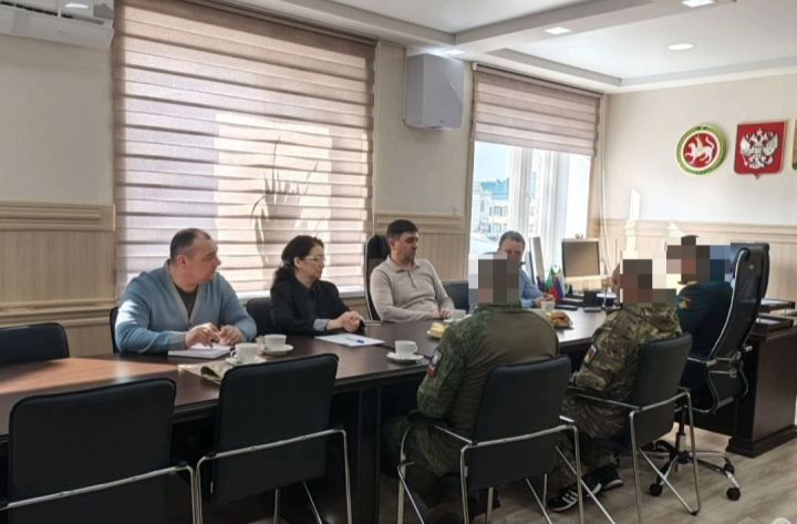 Глава Спасского района встретился с бойцами, приехавшими в отпуск из зоны СВО
