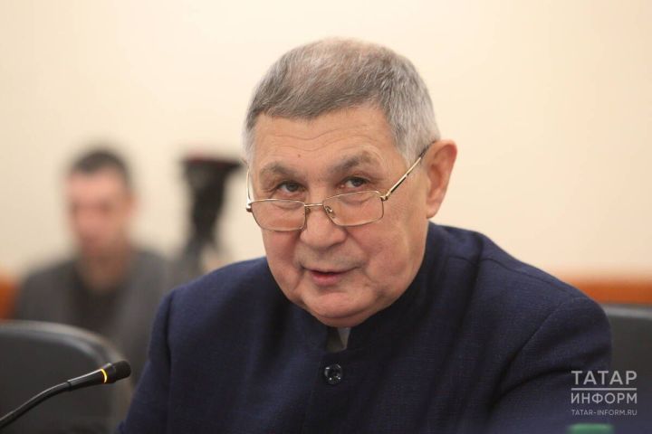 Рифкать Миңнеханов: «Мәгълүмат чаралары катлаулы технологияләрне аңлаешлы телгә күчерергә тиеш»