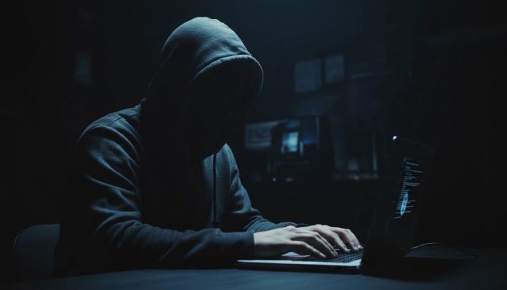 Мошенники придумали новую схему развода: теперь жертвы сами звонят аферистам