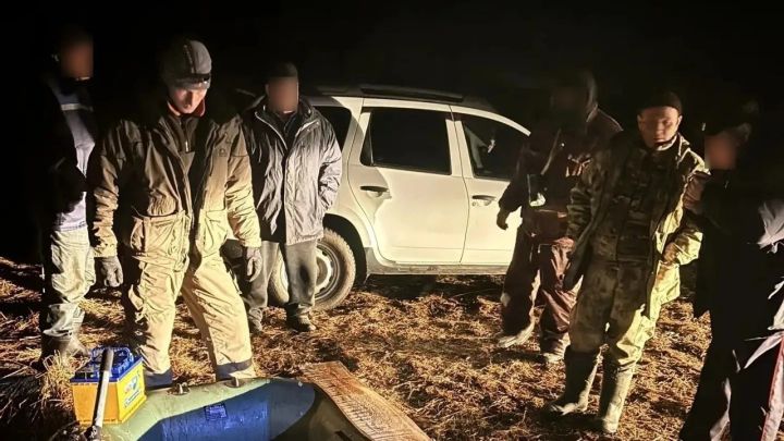 В заказнике «Спасский» поймали браконьеров с лодкой и электроудочкой