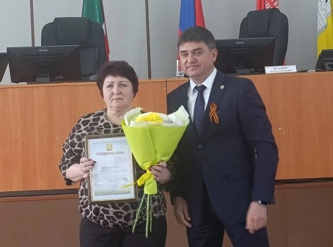 Спас районында муниципаль хезмәткәрләргә бүләкләр тапшырдылар