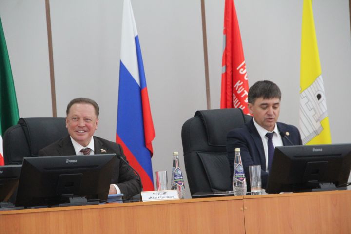 Болгарда эш визиты белән Дәүләт Думасы депутаты Айдар Метшин булып китте
