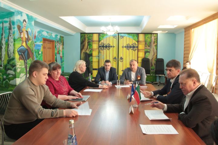 Болгарда эш визиты белән Дәүләт Думасы депутаты Айдар Метшин булып китте