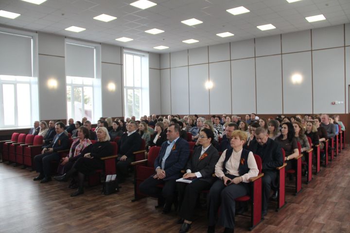 Болгарда эш визиты белән Дәүләт Думасы депутаты Айдар Метшин булып китте