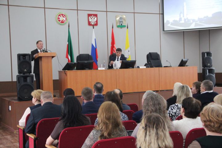Болгарда эш визиты белән Дәүләт Думасы депутаты Айдар Метшин булып китте