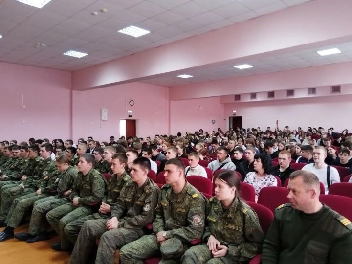 Военный комиссар встретился со школьниками Спасского района