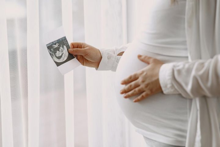 Татарстанда хәрби хезмәткә чакырылучыларның йөкле хатыннары 45 мең сум алачак: түләүне ничек рәсмиләштерергә