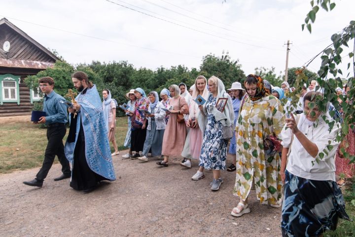 В храме села Три Озера Спасского района почтили память Тихвинской иконы Божией Матери