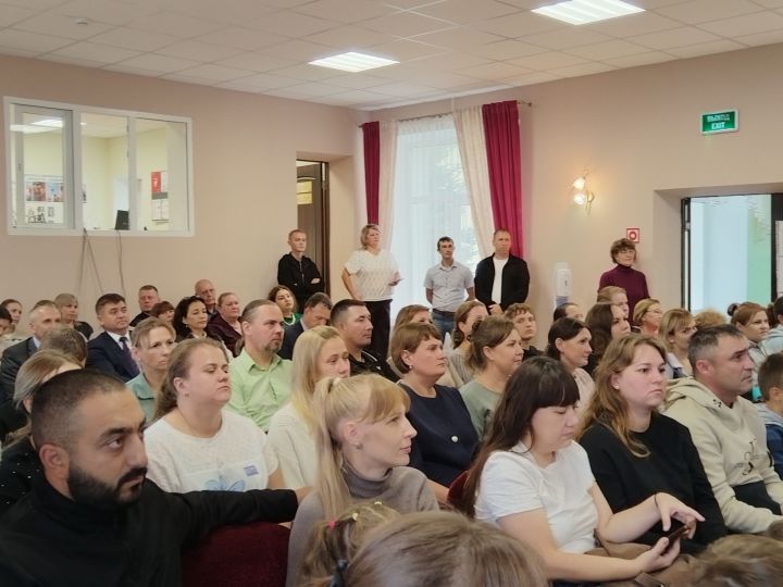 Более 40 первоклассников Болгара получили школьные портфели на празднике «Помоги собраться в школу!»