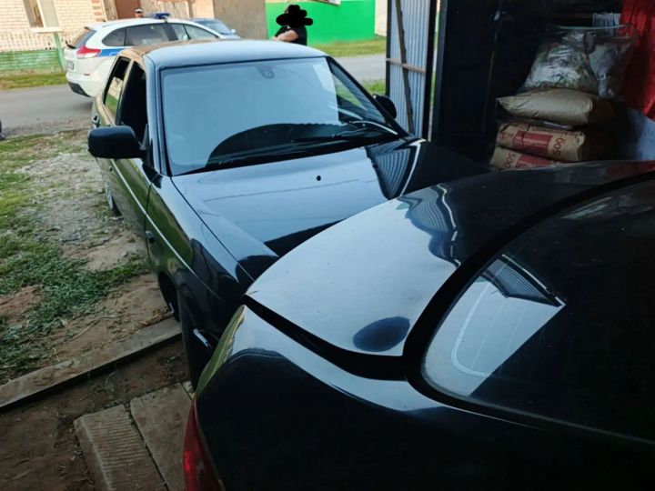 В Болгаре пьяный водитель без прав врезался в припаркованную иномарку